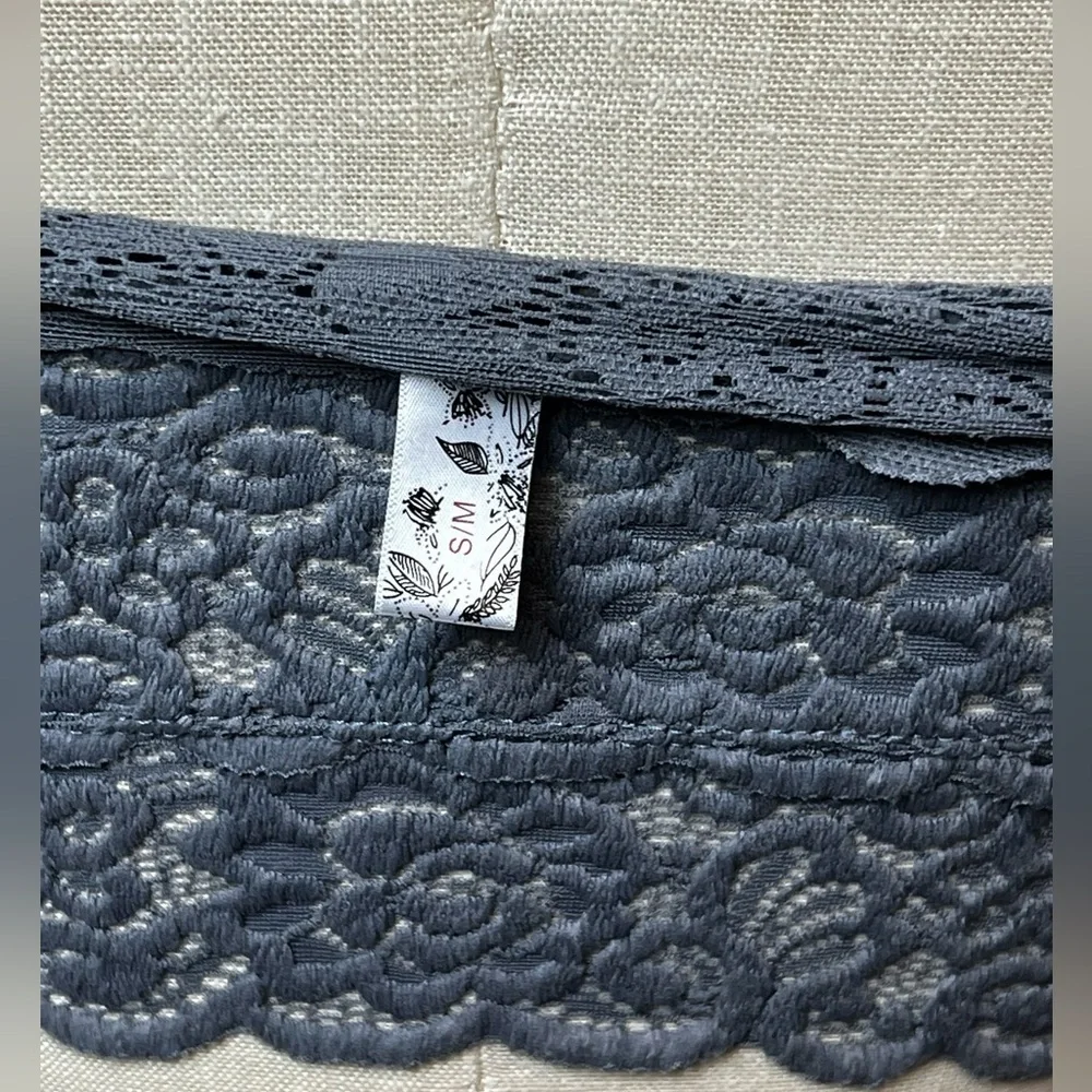 Strapless Bralette beautiful lace Size Small